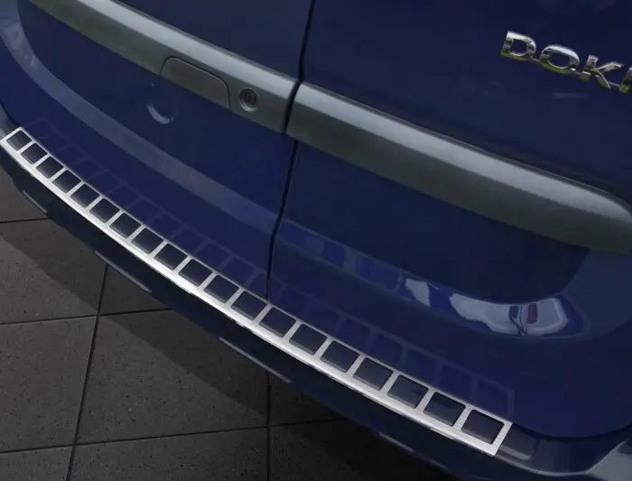 Ladekant alu Dacia Dokker  11/2012 (mit Löchern)