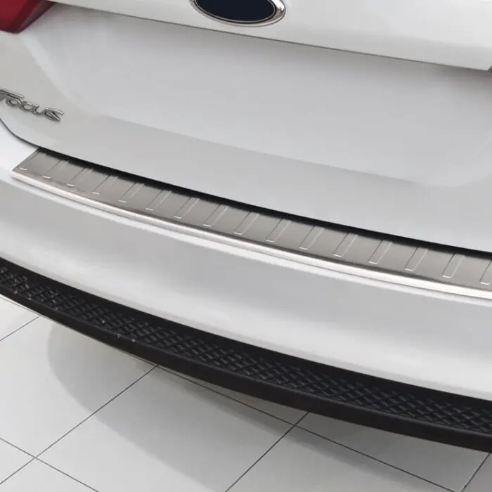 Ladekant alu Ford Focus III 5 türer  07/2010 - 10/