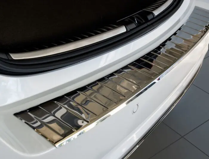 Ladekant alu Toyota Auris II Schrägheck  6/2015