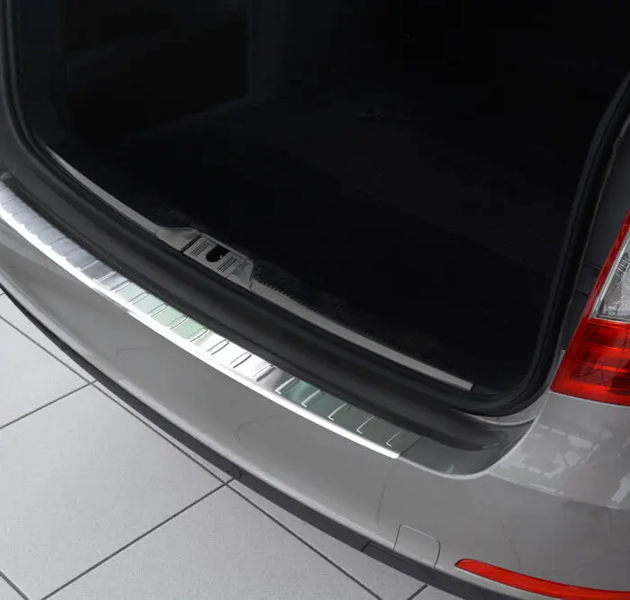 Ladekant alu Skoda Superb Kombi  06/2013