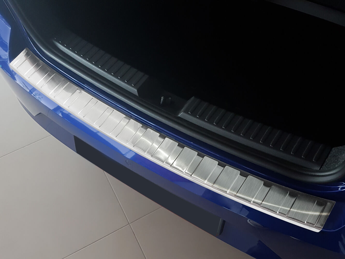 Ladekant alu Seat Ibiza 6 F 06/2017