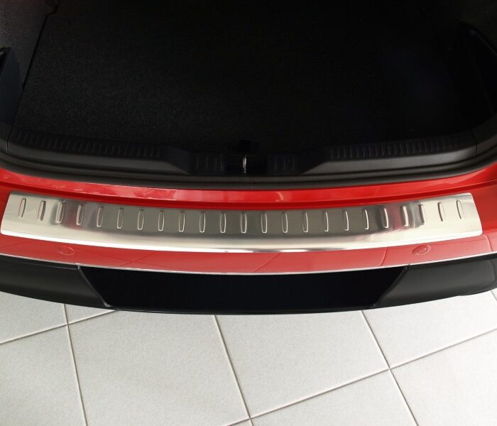 Ladekant alu Toyota Auris II  10/2012