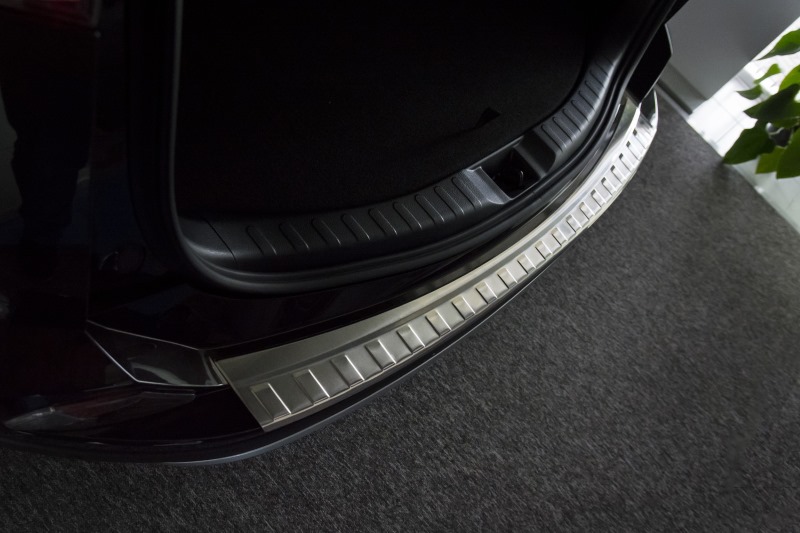 Ladekant alu Toyota RAV IV Facelift 04/2015