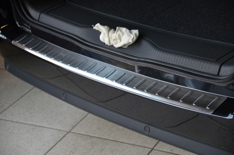 Ladekant alu Opel Zafira B 2010