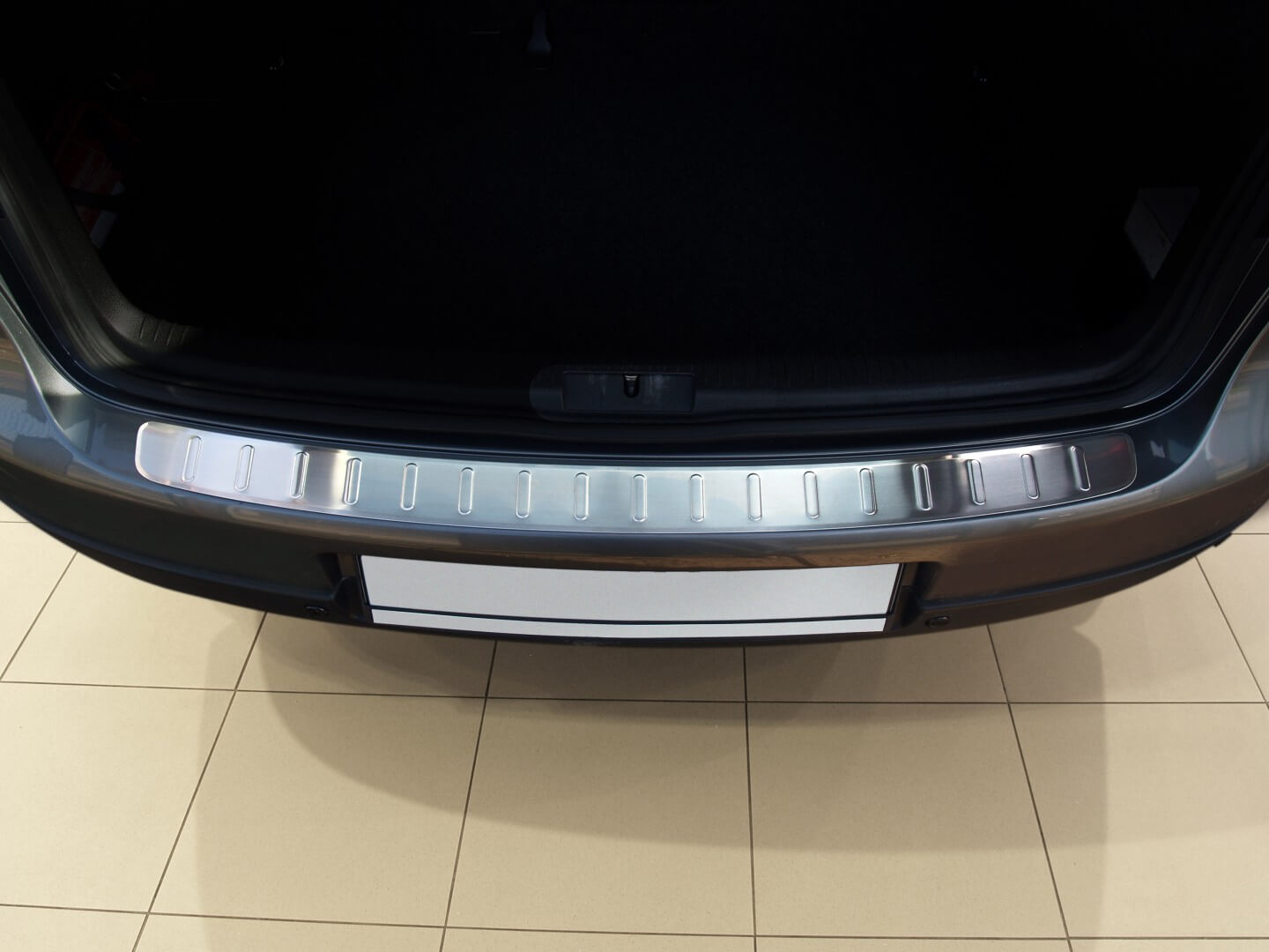 Ladekant alu Golf V 5 türer 2003 - 2008