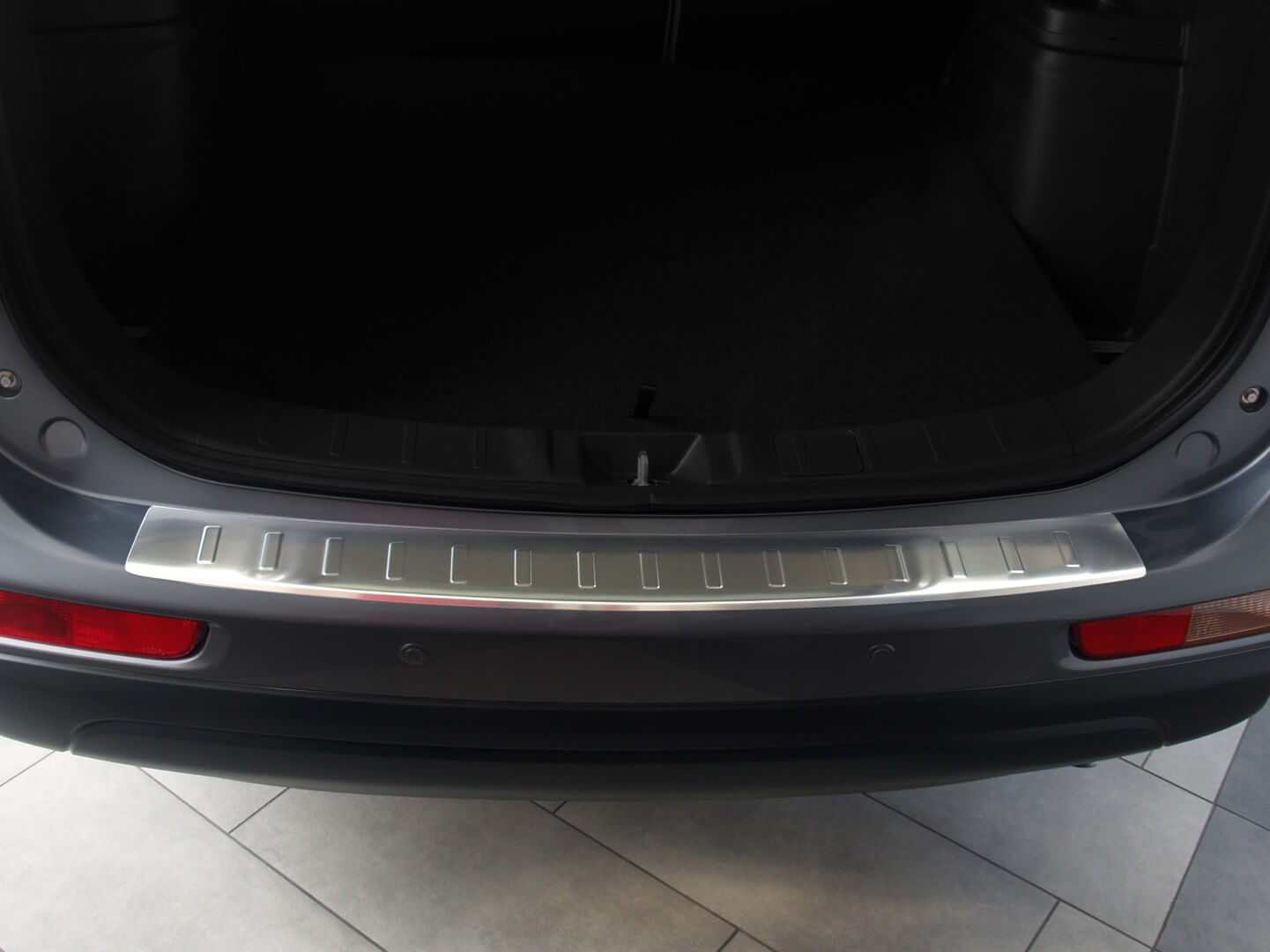 Ladekant alu Mitsubishi Outlander 8/2012 - 2015