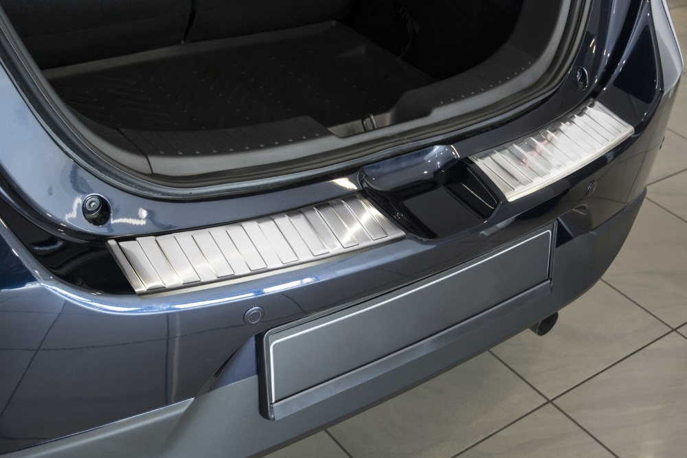 Ladekant alu Mazda 2 Typ DJ . 11/2014 2 teilig