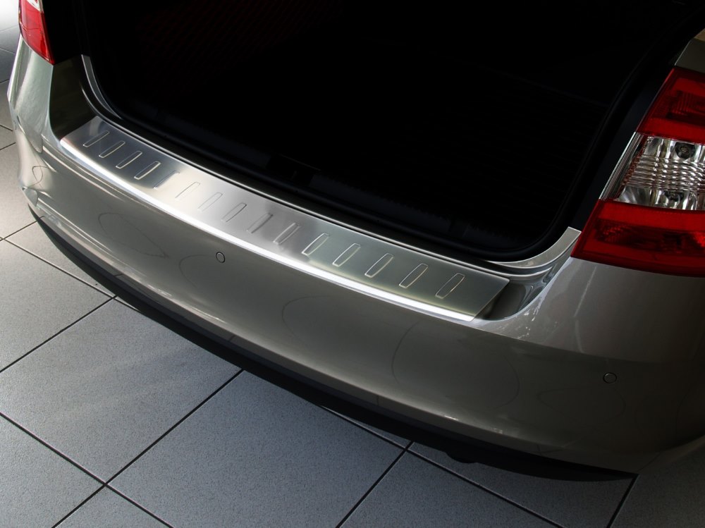 Ladekant alu Skoda Rapid 07/2012