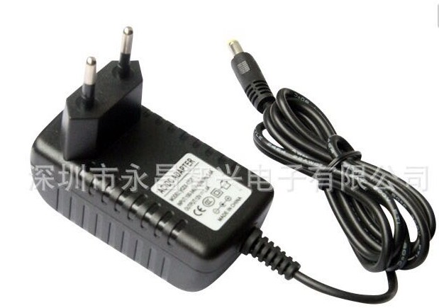 Strømforsyning 220/12 volt 1.5 Amp